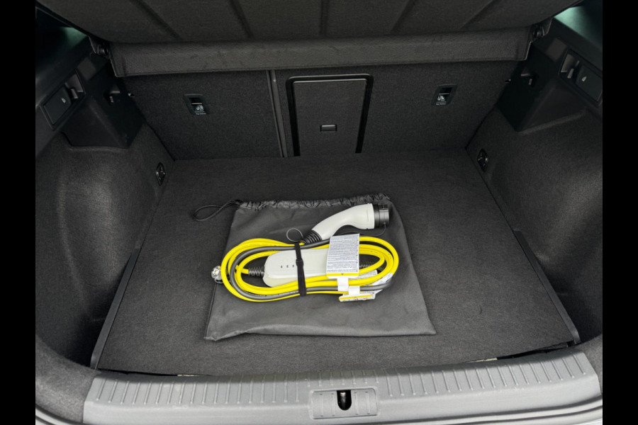 CUPRA Formentor 1.4 e-Hybrid Business PHEV / PDC / GRANNY CABLE / NAVIGATIE / CRUISE CONTROL / SFEERVERLICHTING / DRAADL. OPLADER