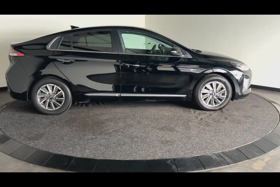 Hyundai IONIQ Comfort EV 38 kWh | Auto in nieuwstaat! | Infinity sound | Stoelverwarming