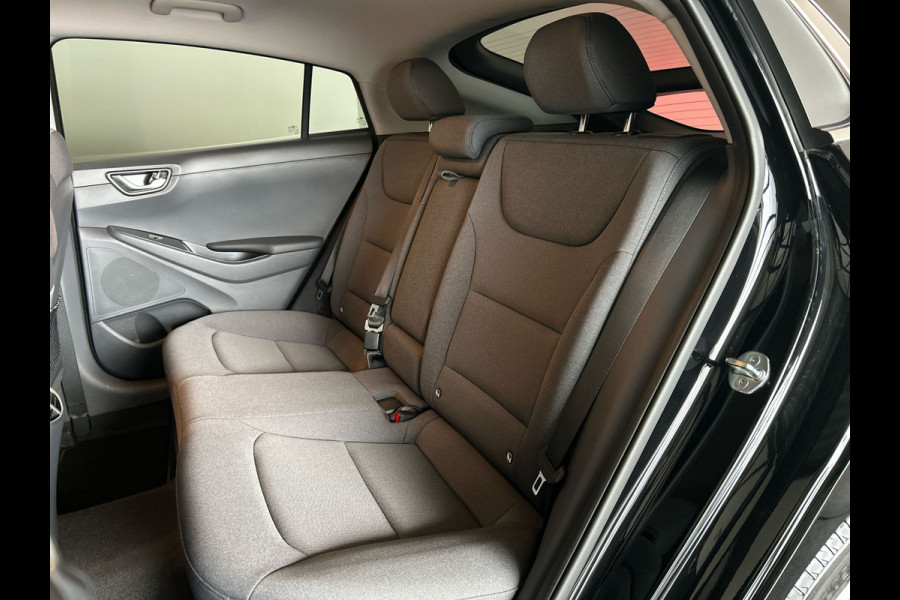 Hyundai IONIQ Comfort EV 38 kWh | Auto in nieuwstaat! | Infinity sound | Stoelverwarming