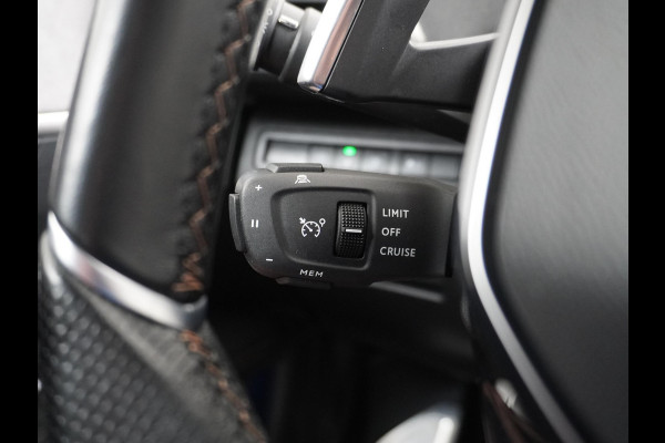 Peugeot 3008 1.6 HYbrid 225 GT VAN: 26.900,- VOOR 23.330,- UW HERFSTVOORDEEL: 3.570,- Plug-in Hybride | Navi | Camera | Adaptieve Cruisecontrol | 12 mnd BOVAG-garantie