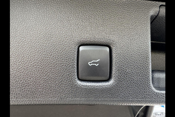 Ford Kuga 2.5 FHEV ST-Line X 190pk | Driver Assistance Pack | Winterpack | Panoramadak | Technology Pack | Geen Stekker nodig | All Season banden