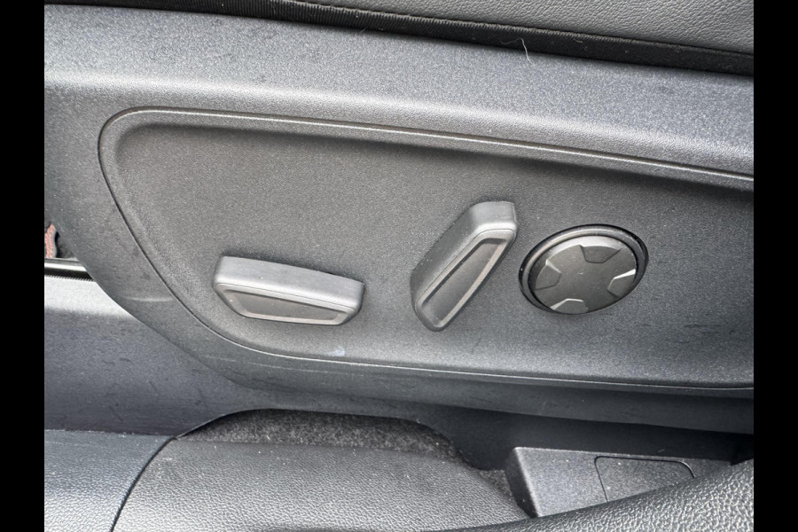 Ford Kuga 2.5 FHEV ST-Line X 190pk | Driver Assistance Pack | Winterpack | Panoramadak | Technology Pack | Geen Stekker nodig | All Season banden