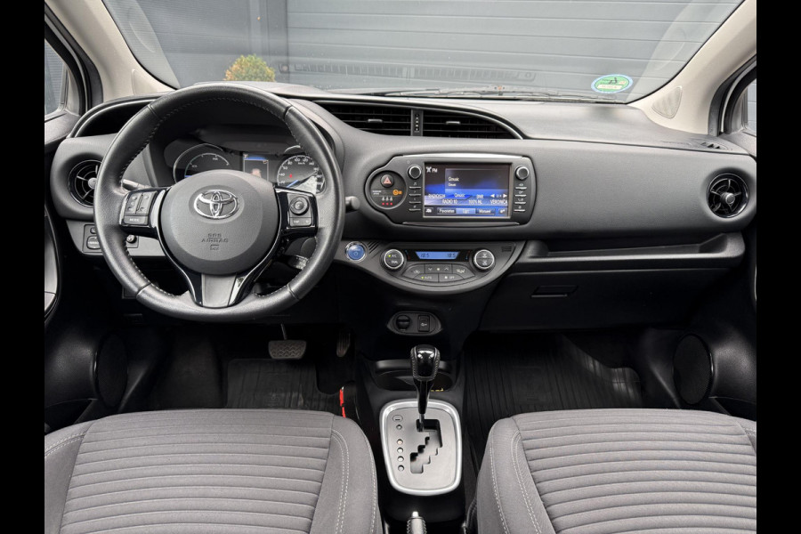 Toyota Yaris 1.5 Hybrid Design Sport Navi,Camera,Clima,Cruise,Lm velgen,Apk tot 06-2026