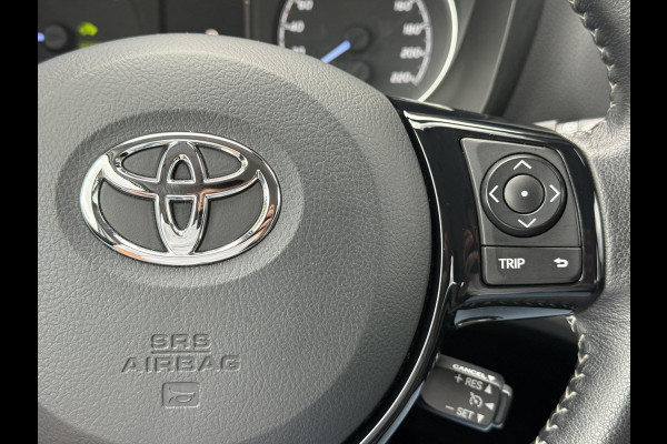Toyota Yaris 1.5 Hybrid Design Sport Navi,Camera,Clima,Cruise,Lm velgen,Apk tot 06-2026