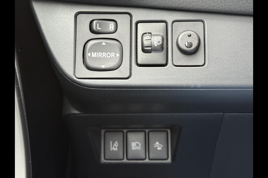 Toyota Yaris 1.5 Hybrid Design Sport Navi,Camera,Clima,Cruise,Lm velgen,Apk tot 06-2026