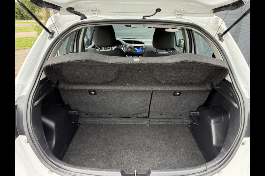 Toyota Yaris 1.5 Hybrid Design Sport Navi,Camera,Clima,Cruise,Lm velgen,Apk tot 06-2026