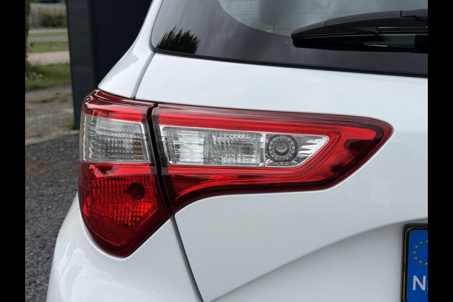 Toyota Yaris 1.5 Hybrid Design Sport Navi,Camera,Clima,Cruise,Lm velgen,Apk tot 06-2026
