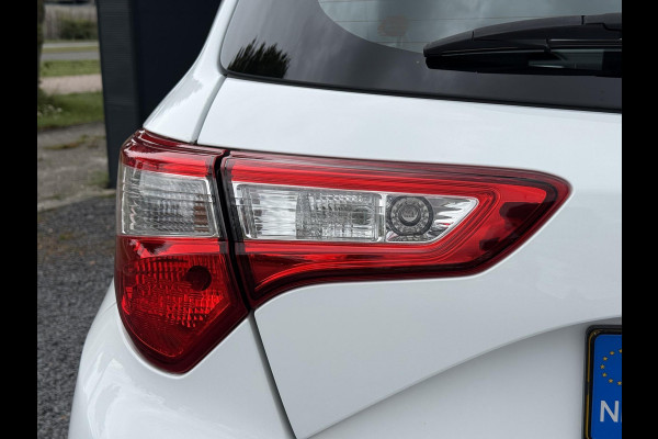 Toyota Yaris 1.5 Hybrid Design Sport Navi,Camera,Clima,Cruise,Lm velgen,Apk tot 06-2026