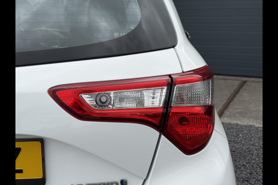Toyota Yaris 1.5 Hybrid Design Sport Navi,Camera,Clima,Cruise,Lm velgen,Apk tot 06-2026