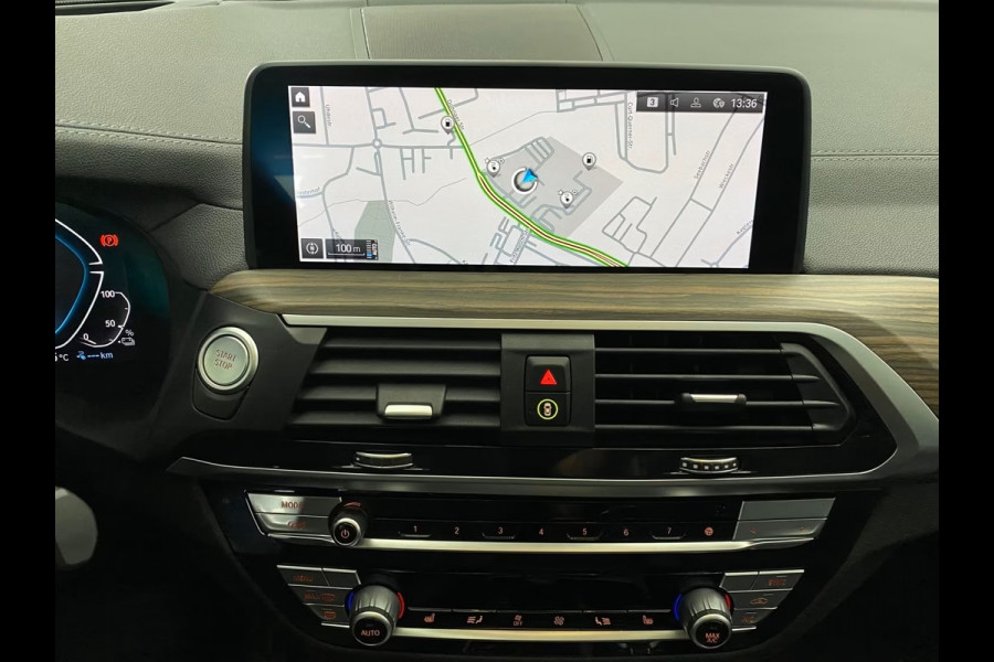 BMW X3 xDrive30e M-SPORT ** ADAPT LED, NAVI+, PANORAMA, TREKH, 20-inch LMV, CARBON SCHWARZ ** 1e EIG ** ** INFORMEER OOK NAAR ONZE AANTREKKELIJKE FINANCIAL-LEASE TARIEVEN **