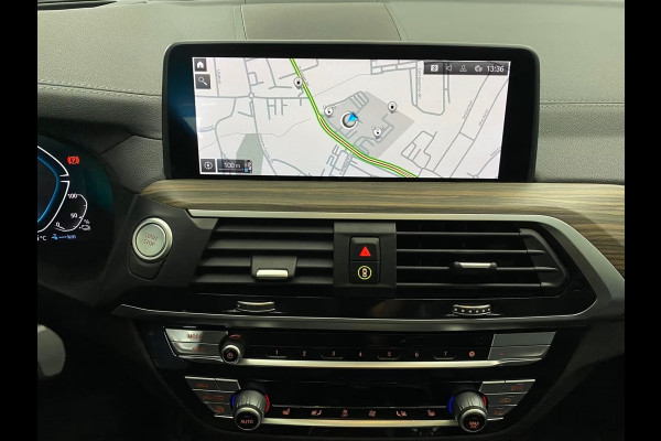 BMW X3 xDrive30e M-SPORT ** ADAPT LED, NAVI+, PANORAMA, TREKH, 20-inch LMV, CARBON SCHWARZ ** 1e EIG ** ** INFORMEER OOK NAAR ONZE AANTREKKELIJKE FINANCIAL-LEASE TARIEVEN **