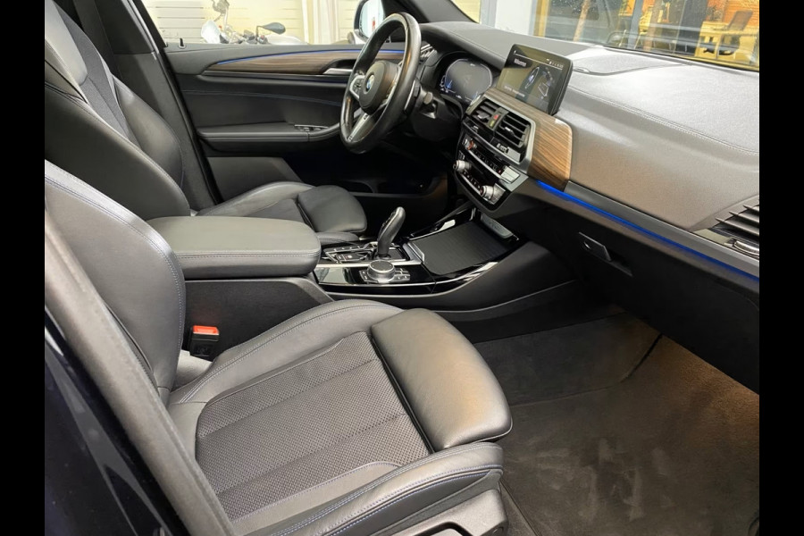 BMW X3 xDrive30e M-SPORT ** ADAPT LED, NAVI+, PANORAMA, TREKH, 20-inch LMV, CARBON SCHWARZ ** 1e EIG ** ** INFORMEER OOK NAAR ONZE AANTREKKELIJKE FINANCIAL-LEASE TARIEVEN **