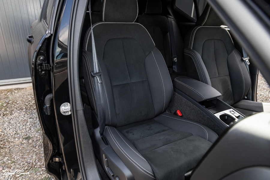 Volvo XC40 1.5 T4 Plug-in hybrid Plus Dark | Memory | Apple Carplay | Keyless Entry |