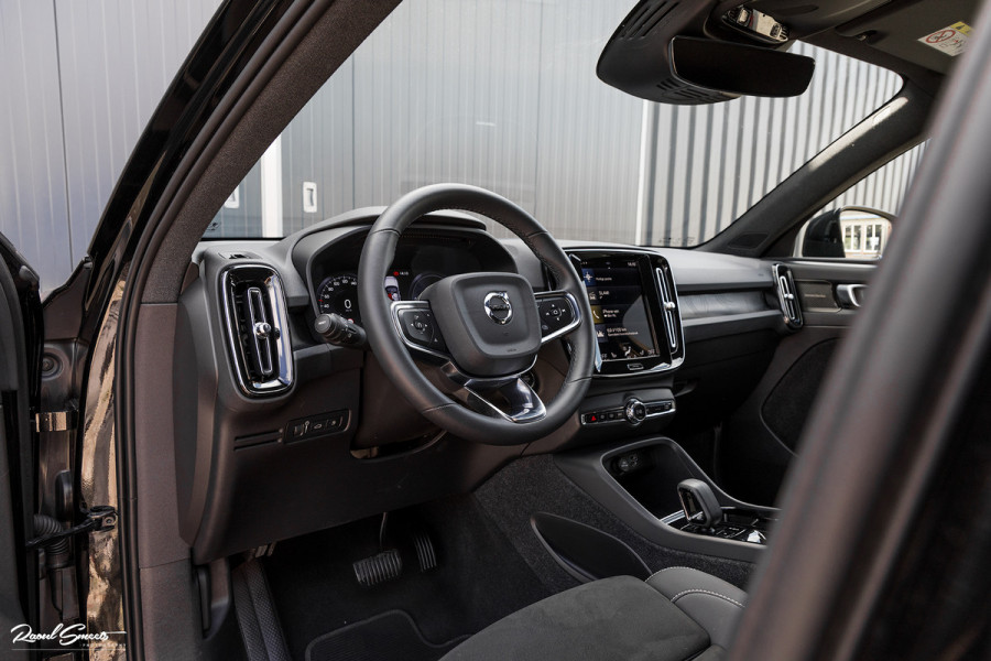 Volvo XC40 1.5 T4 Plug-in hybrid Plus Dark | Memory | Apple Carplay | Keyless Entry |