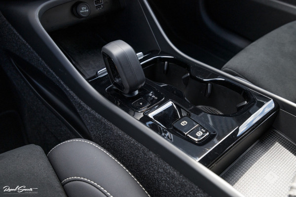 Volvo XC40 1.5 T4 Plug-in hybrid Plus Dark | Memory | Apple Carplay | Keyless Entry |