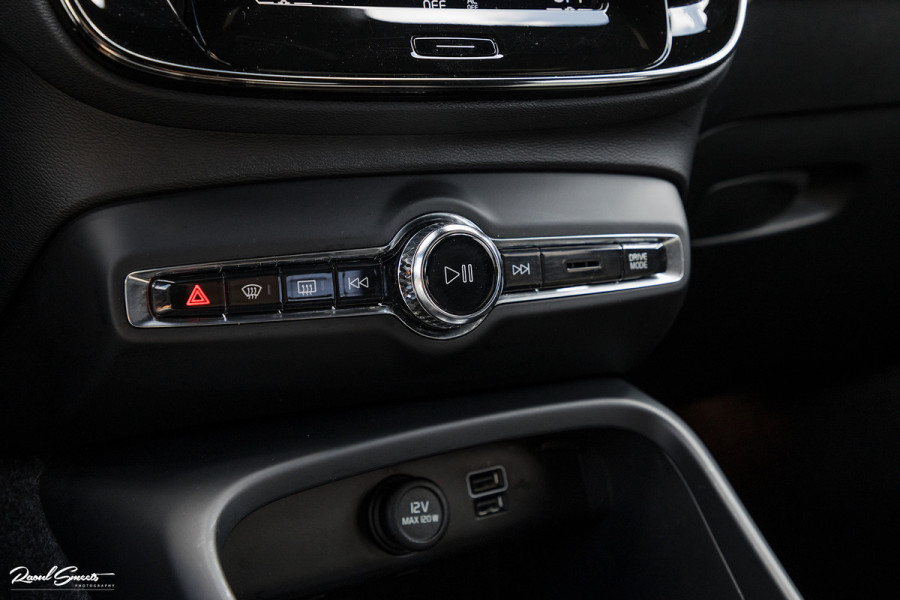 Volvo XC40 1.5 T4 Plug-in hybrid Plus Dark | Memory | Apple Carplay | Keyless Entry |