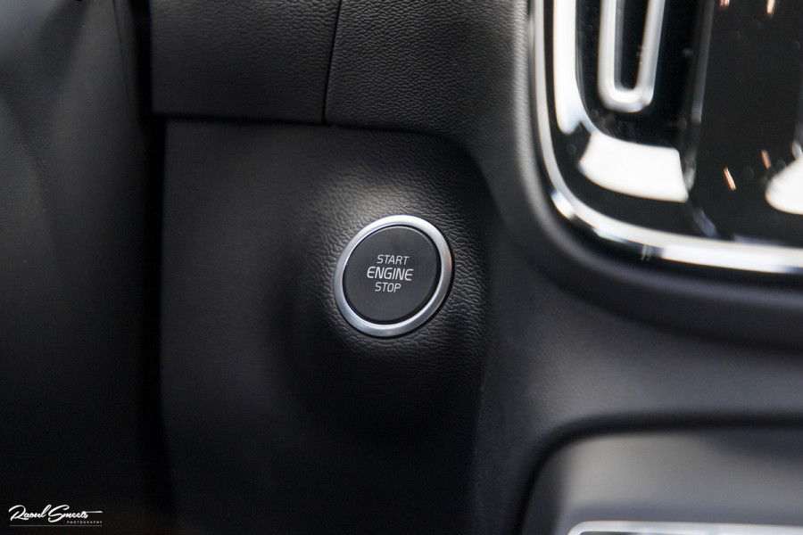 Volvo XC40 1.5 T4 Plug-in hybrid Plus Dark | Memory | Apple Carplay | Keyless Entry |