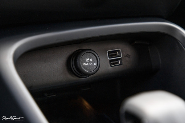 Volvo XC40 1.5 T4 Plug-in hybrid Plus Dark | Memory | Apple Carplay | Keyless Entry |