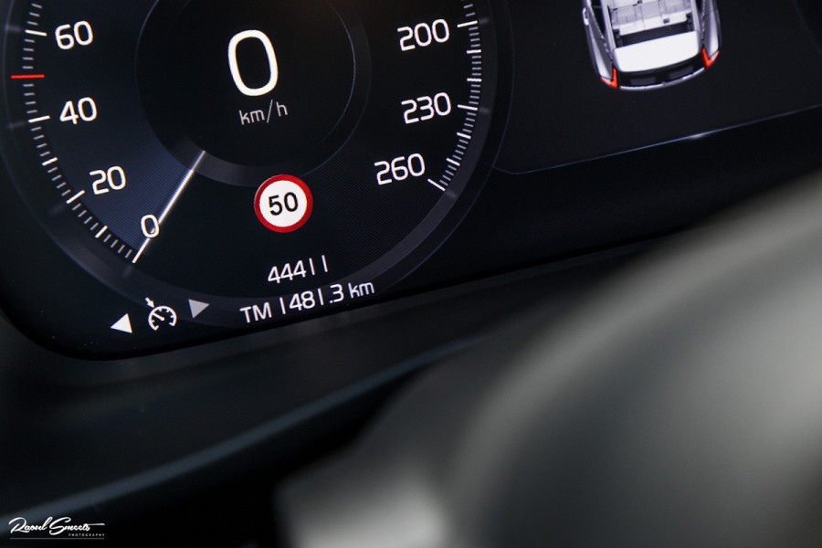 Volvo XC40 1.5 T4 Plug-in hybrid Plus Dark | Memory | Apple Carplay | Keyless Entry |