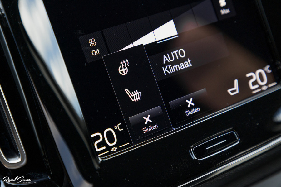 Volvo XC40 1.5 T4 Plug-in hybrid Plus Dark | Memory | Apple Carplay | Keyless Entry |