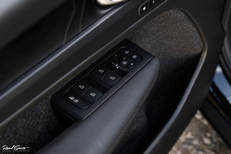 Volvo XC40 1.5 T4 Plug-in hybrid Plus Dark | Memory | Apple Carplay | Keyless Entry |