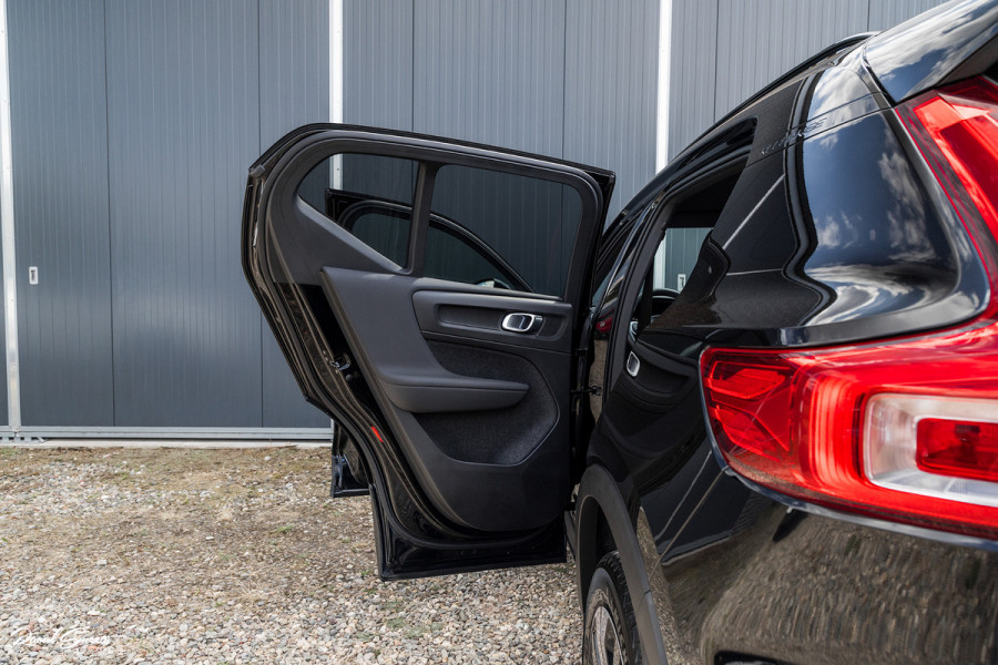 Volvo XC40 1.5 T4 Plug-in hybrid Plus Dark | Memory | Apple Carplay | Keyless Entry |