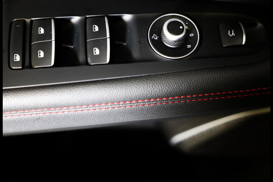 Alfa Romeo Stelvio 2.9 V6 AWD Quadrifoglio / 510 Pk / Acc / Lane Assist / Carbon / Camera / Open Panoramadak / Led / Pdc / 21 Inch
