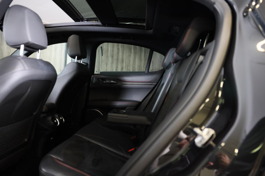 Alfa Romeo Stelvio 2.9 V6 AWD Quadrifoglio / 510 Pk / Acc / Lane Assist / Carbon / Camera / Open Panoramadak / Led / Pdc / 21 Inch