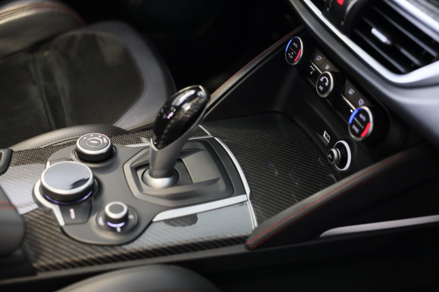 Alfa Romeo Stelvio 2.9 V6 AWD Quadrifoglio / 510 Pk / Acc / Lane Assist / Carbon / Camera / Open Panoramadak / Led / Pdc / 21 Inch