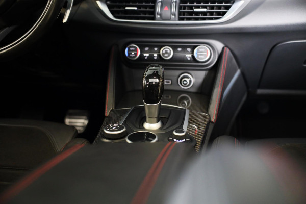 Alfa Romeo Stelvio 2.9 V6 AWD Quadrifoglio / 510 Pk / Acc / Lane Assist / Carbon / Camera / Open Panoramadak / Led / Pdc / 21 Inch