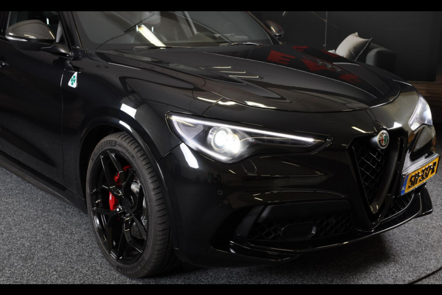 Alfa Romeo Stelvio 2.9 V6 AWD Quadrifoglio / 510 Pk / Acc / Lane Assist / Carbon / Camera / Open Panoramadak / Led / Pdc / 21 Inch