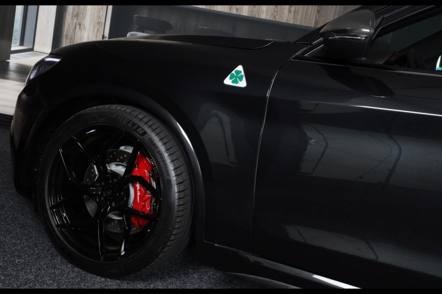 Alfa Romeo Stelvio 2.9 V6 AWD Quadrifoglio / 510 Pk / Acc / Lane Assist / Carbon / Camera / Open Panoramadak / Led / Pdc / 21 Inch