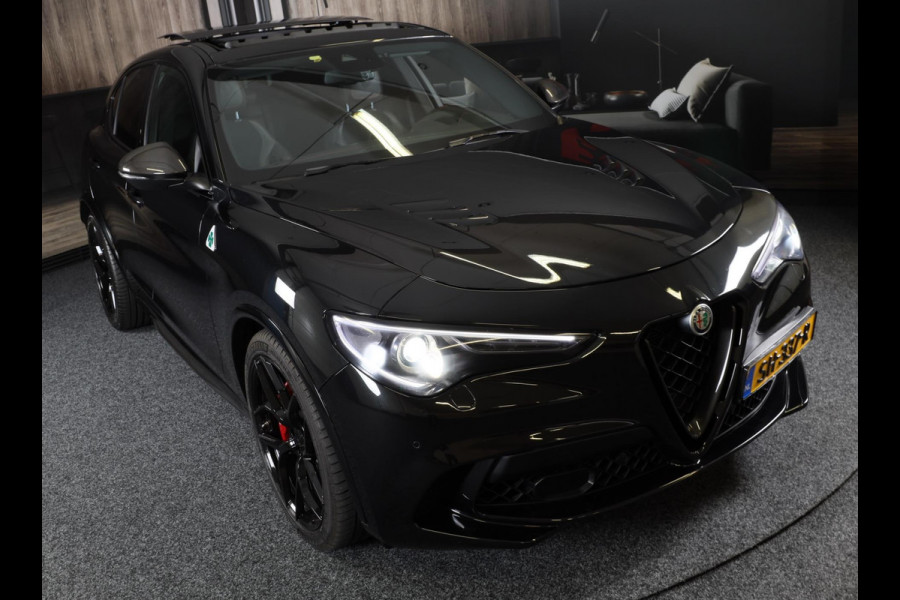 Alfa Romeo Stelvio 2.9 V6 AWD Quadrifoglio / 510 Pk / Acc / Lane Assist / Carbon / Camera / Open Panoramadak / Led / Pdc / 21 Inch