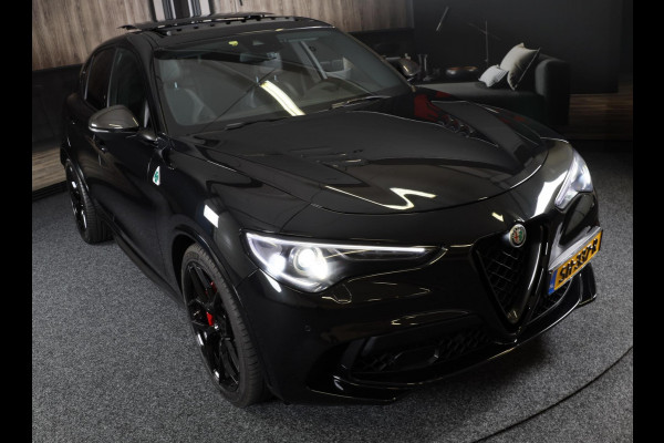 Alfa Romeo Stelvio 2.9 V6 AWD Quadrifoglio / 510 Pk / Acc / Lane Assist / Carbon / Camera / Open Panoramadak / Led / Pdc / 21 Inch