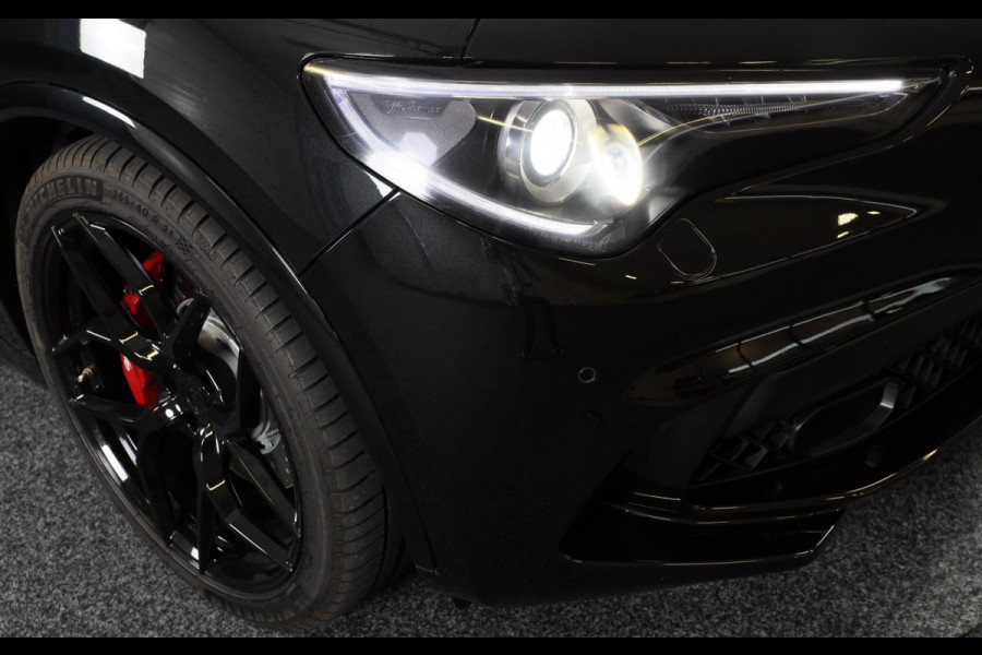 Alfa Romeo Stelvio 2.9 V6 AWD Quadrifoglio / 510 Pk / Acc / Lane Assist / Carbon / Camera / Open Panoramadak / Led / Pdc / 21 Inch
