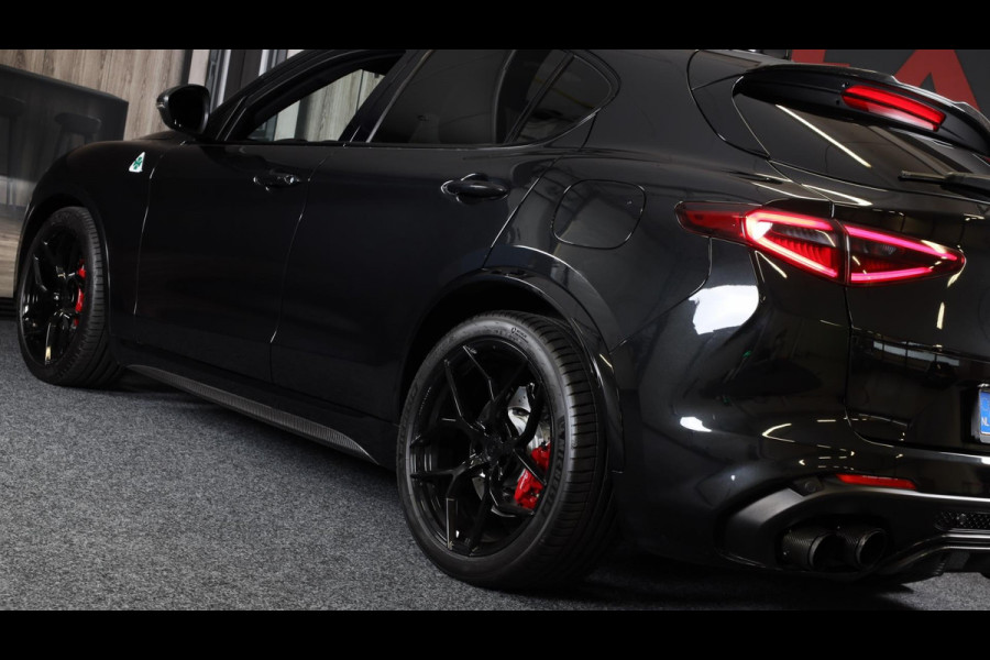 Alfa Romeo Stelvio 2.9 V6 AWD Quadrifoglio / 510 Pk / Acc / Lane Assist / Carbon / Camera / Open Panoramadak / Led / Pdc / 21 Inch