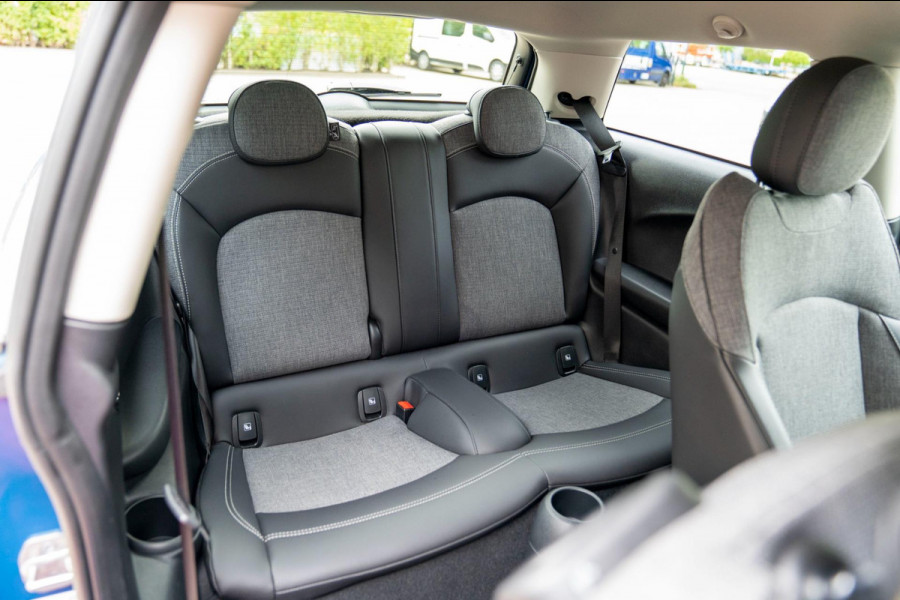 MINI Cooper 1.5 Classic | Prijs rijklaar incl. 12 mnd garantie | Lmv Navi Camera Pdc Apple/Android Stoelverw