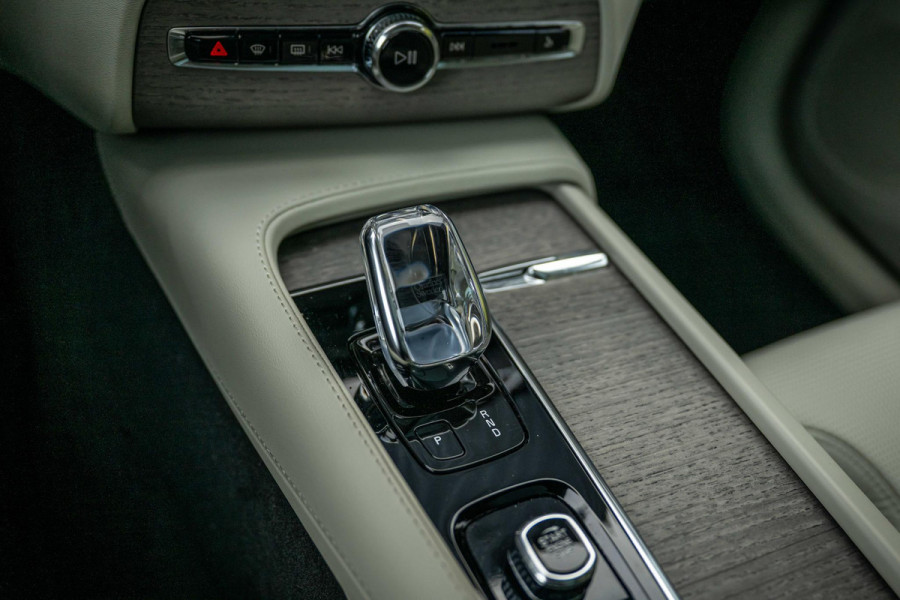 Volvo XC90 2.0 T8 Recharge AWD Inscription 455pk Massage B&W