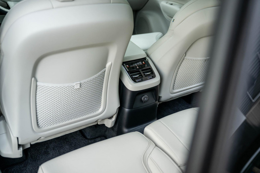 Volvo XC90 2.0 T8 Recharge AWD Inscription 455pk Massage B&W