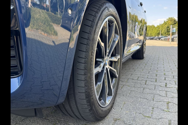 BMW X3 xDrive30e M-SPORT ** ADAPT LED, NAVI+, PANORAMA, TREKH, 20-inch LMV, PHYTONIC BLAU ** 1e EIG ** ** INFORMEER OOK NAAR ONZE AANTREKKELIJKE FINANCIAL-LEASE TARIEVEN **