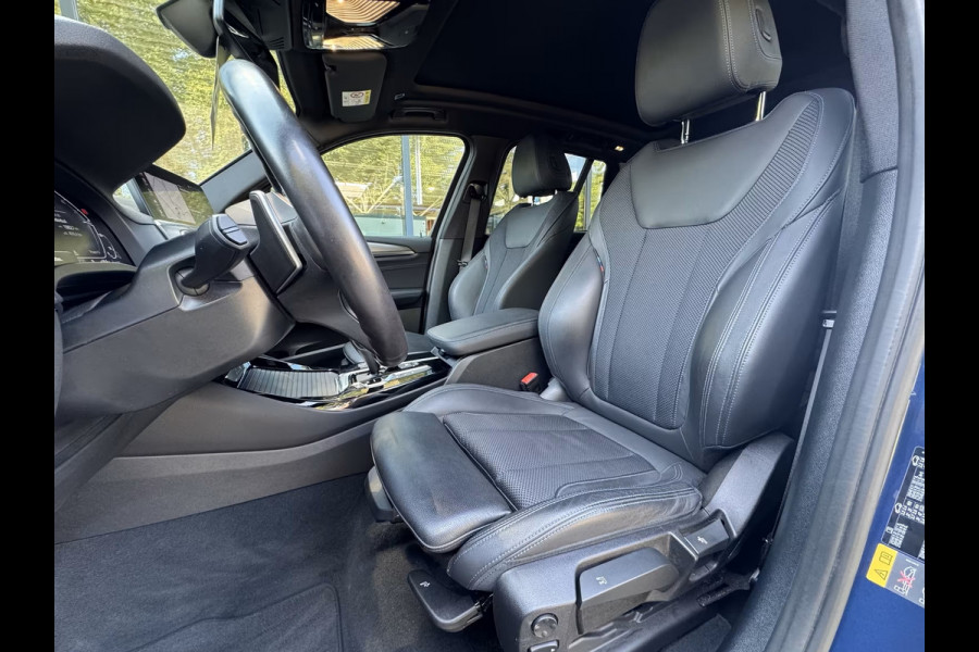 BMW X3 xDrive30e M-SPORT ** ADAPT LED, NAVI+, PANORAMA, TREKH, 20-inch LMV, PHYTONIC BLAU ** 1e EIG ** ** INFORMEER OOK NAAR ONZE AANTREKKELIJKE FINANCIAL-LEASE TARIEVEN **