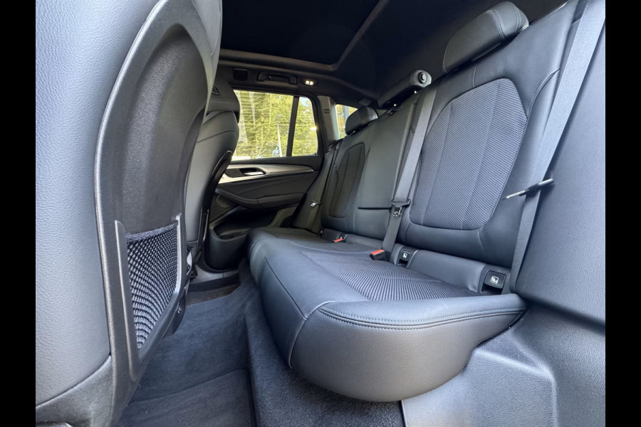 BMW X3 xDrive30e M-SPORT ** ADAPT LED, NAVI+, PANORAMA, TREKH, 20-inch LMV, PHYTONIC BLAU ** 1e EIG ** ** INFORMEER OOK NAAR ONZE AANTREKKELIJKE FINANCIAL-LEASE TARIEVEN **