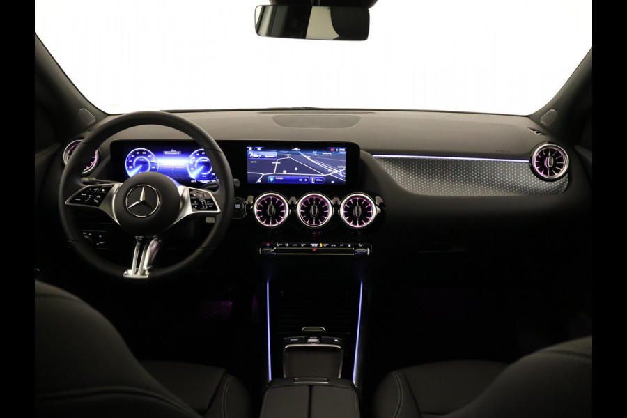 Mercedes-Benz EQA 250+ Business Line LIMITED 71 kWh | Trekhaak | Parkeerpakket met achteruitrijcamera | EASY PACK achterklep | Extra USB-poorten | Sfeerverlichting | Dodehoekassistent | Verwarmde stoelen vooraan |