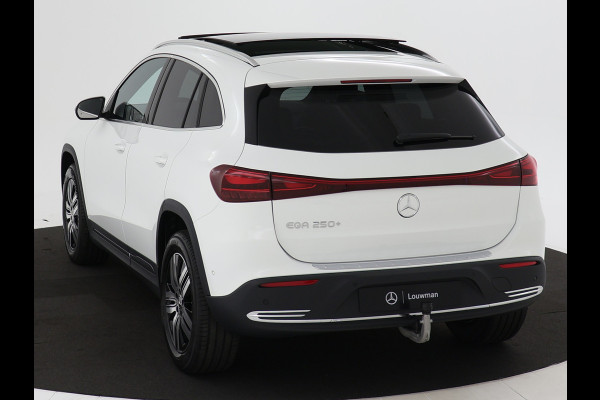 Mercedes-Benz EQA 250+ Business Line LIMITED 71 kWh | Trekhaak | Parkeerpakket met achteruitrijcamera | EASY PACK achterklep | Extra USB-poorten | Sfeerverlichting | Dodehoekassistent | Verwarmde stoelen vooraan |