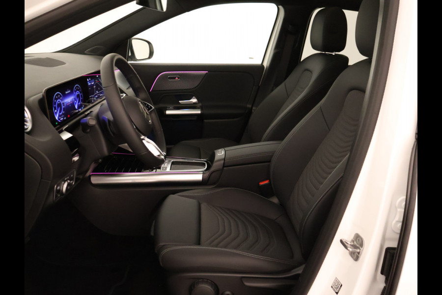 Mercedes-Benz EQA 250+ Business Line LIMITED 71 kWh | Trekhaak | Parkeerpakket met achteruitrijcamera | EASY PACK achterklep | Extra USB-poorten | Sfeerverlichting | Dodehoekassistent | Verwarmde stoelen vooraan |