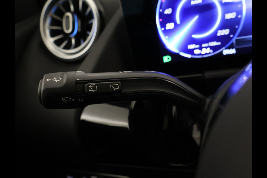 Mercedes-Benz EQA 250+ Business Line LIMITED 71 kWh | Trekhaak | Parkeerpakket met achteruitrijcamera | EASY PACK achterklep | Extra USB-poorten | Sfeerverlichting | Dodehoekassistent | Verwarmde stoelen vooraan |