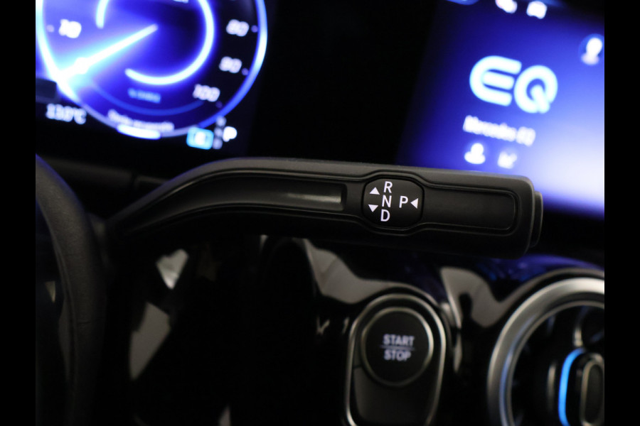 Mercedes-Benz EQA 250+ Business Line LIMITED 71 kWh | Trekhaak | Parkeerpakket met achteruitrijcamera | EASY PACK achterklep | Extra USB-poorten | Sfeerverlichting | Dodehoekassistent | Verwarmde stoelen vooraan |