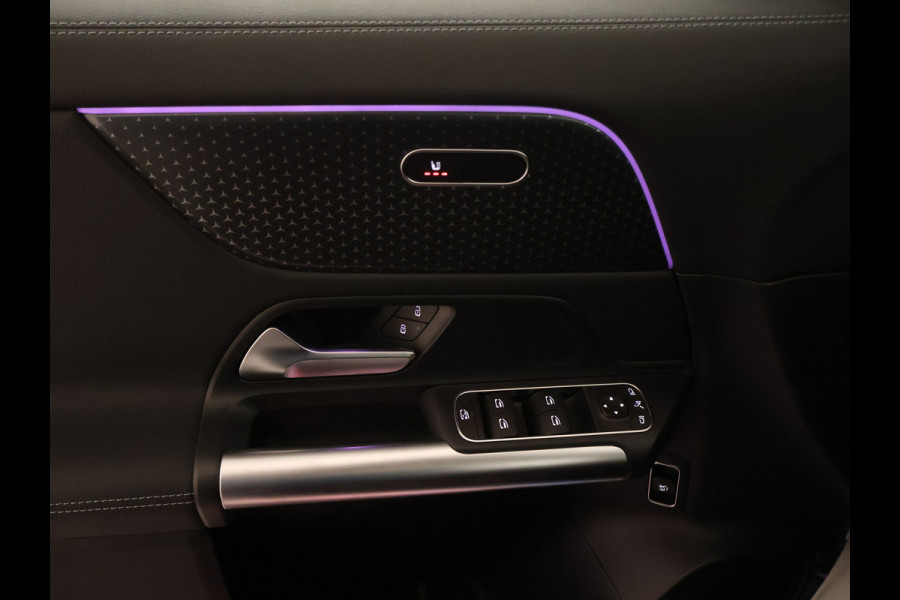 Mercedes-Benz EQA 250+ Business Line LIMITED 71 kWh | Trekhaak | Parkeerpakket met achteruitrijcamera | EASY PACK achterklep | Extra USB-poorten | Sfeerverlichting | Dodehoekassistent | Verwarmde stoelen vooraan |