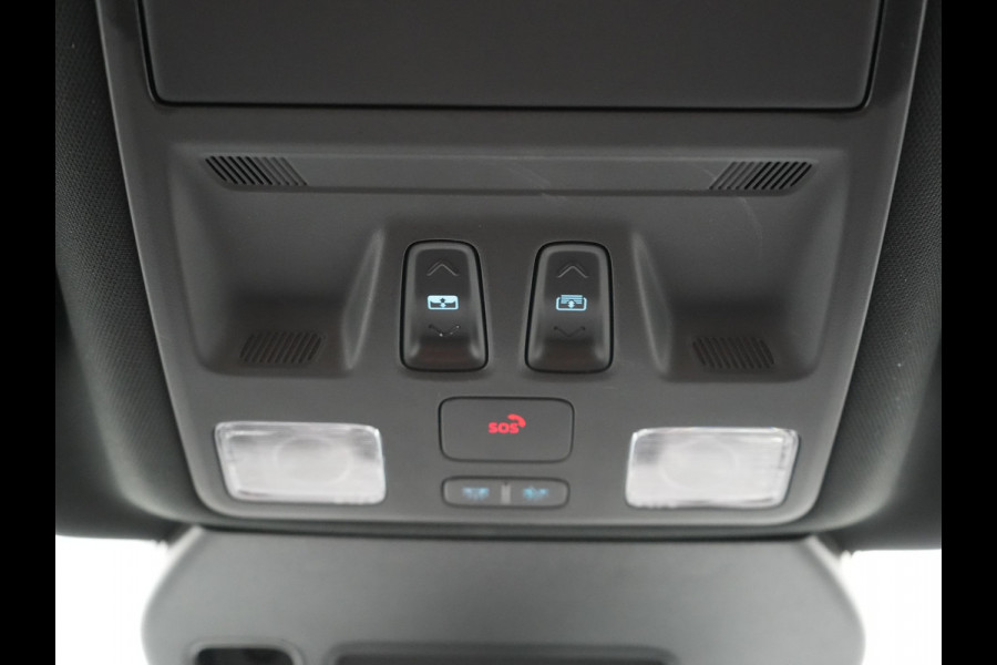 Ford Kuga 2.5 ST-Line Plug in Hybrid 225pk Dealer O.H PHEV | Trekhaak Af Fabriek | Panodak | Head up | Adaptive Cruise | 360 Camera | Sportstoelen Verwarmd | Keyless | Apple Carplay | Navigatie | DAB |