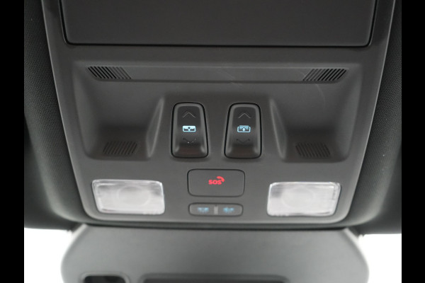 Ford Kuga 2.5 ST-Line Plug in Hybrid 225pk Dealer O.H PHEV | Trekhaak Af Fabriek | Panodak | Head up | Adaptive Cruise | 360 Camera | Sportstoelen Verwarmd | Keyless | Apple Carplay | Navigatie | DAB |